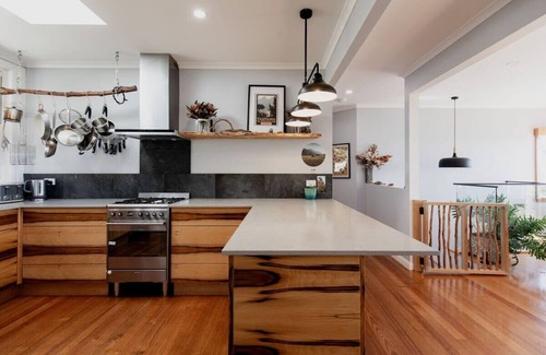 Mount Nelson House | Hillside Retreat in Hobart