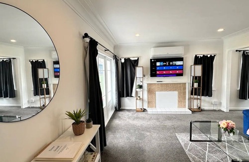 Otahuhu House | Hillside Road -Auckland city near Sylvia park mall