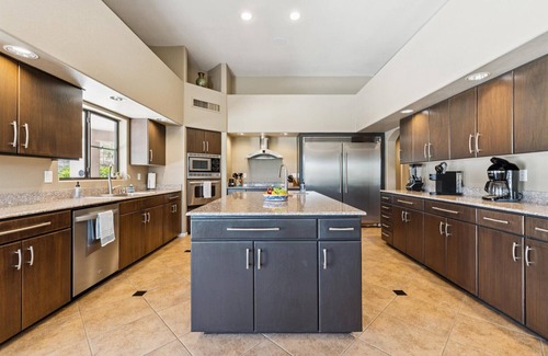 Fountain Hills House | Hillside Tranquility - Desert Views, Heated Pool, Outdoor Kitchen & Light-Filled Luxury