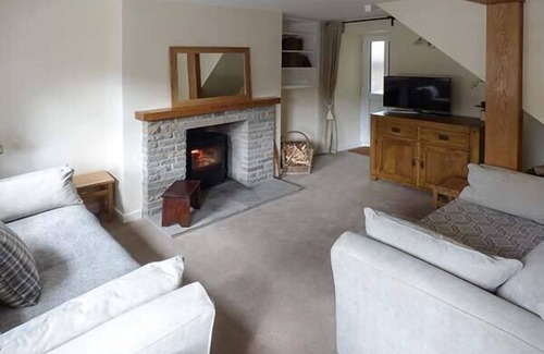 Hawes Cottage | Hillside View