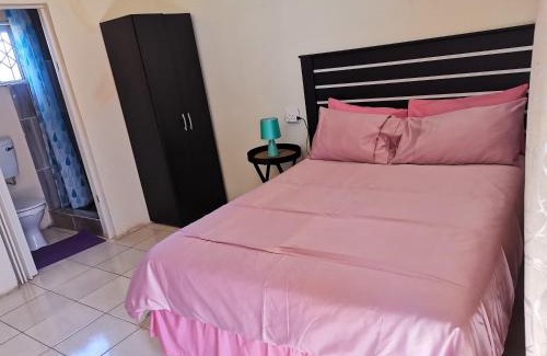 Mdumbi House | Hillside View Guesthouse