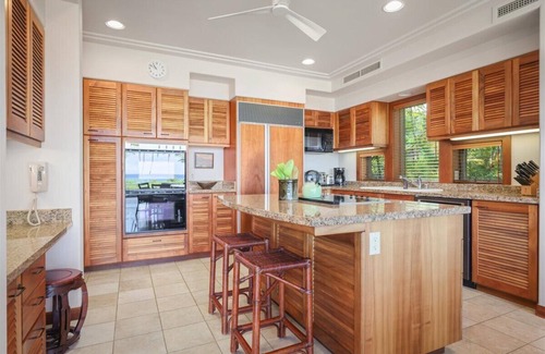 Kaupulehu House | Hillside Villa 2102 – Onsite Staff & Daily Housekeeping