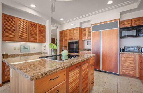 Kaupulehu House | Hillside Villa 2102 – Onsite Staff & Daily Housekeeping