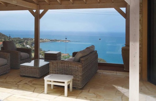 Pachyammos Villa | Hillside villa, stunning veiws out to sea