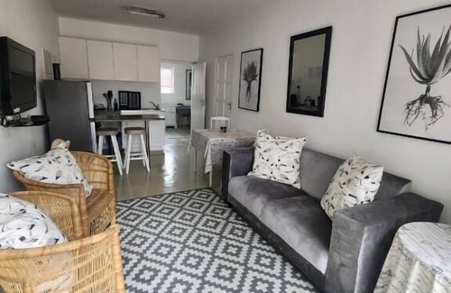 Meer En See House | Hillton Manor Guest House