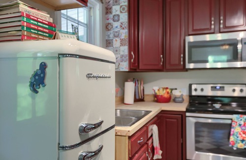 New Cumberland House | Hilltop - 5BR Vintage Retreat near Hershey Park