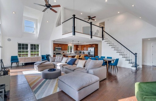 Mount Marion House | Hilltop A-frame chalet, skyline views, heated pool and hot tub, expansive.