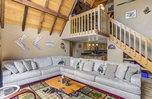 Strawberry Cabin | Hilltop Aframe Cabin with Loft & Views, Views!