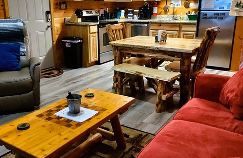 Gatlinburg - Pigeon Forge Cabin | Hilltop Cabin in Pigeon Forge; Near Attractions; Five Star Reviews