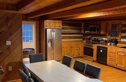 Marietta Cabin | Hilltop Cabin on a Winery Propertynn