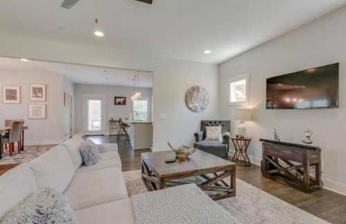 Katie Hill Neighborhood House | Hilltop Charmer Super Close To Downtown Three Bedroom