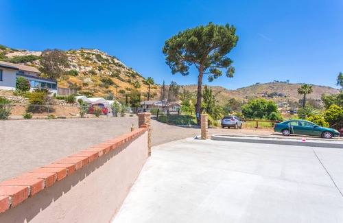El Cajon Condo | Hilltop Condo with Panoramic View (TDY)