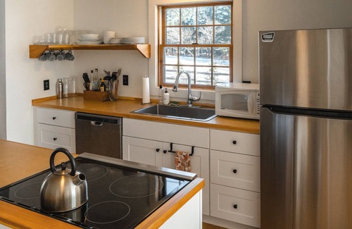 Livingston Manor House | Hilltop Cottage - Contemporary Design with Views!