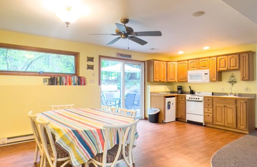 Pentwater Cottage | Hilltop Cottage in Pentwater Village