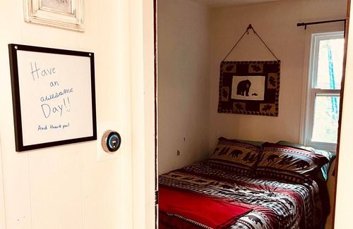 Regina Beach House | Hilltop Cottage - Regina Beach