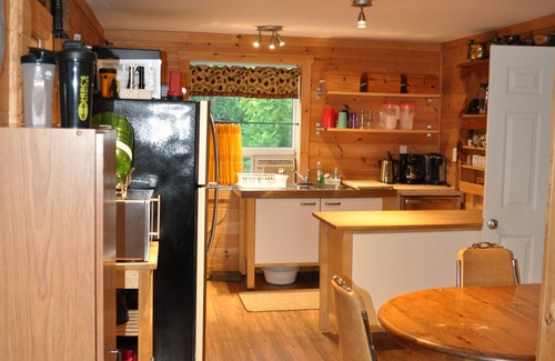 Port Loring House | Hilltop Cottage With Room To Spare