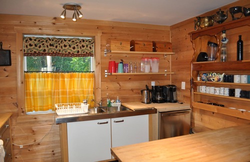 Port Loring House | Hilltop Cottage With Room To Spare