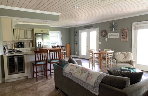 Branchport House | Hilltop Cottage with Stunning Lake Views