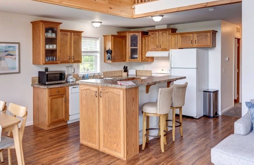 Walton House | Hilltop Country Home with Panoramic Views – Peaceful and Private Retreat