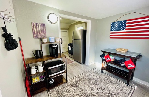 Sioux Falls House | Hilltop Firecracker- a 2 Bedroom Homestead near The Denny & Downtown Sioux Falls