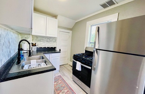 Sioux Falls House | Hilltop Firecracker- a 2 Bedroom Homestead near The Denny & Downtown Sioux Falls