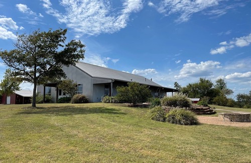 Bleiblerville House | Hilltop Getaway with Awesome Views