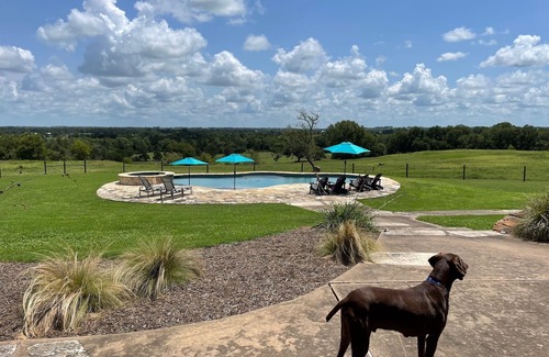 Bleiblerville House | Hilltop Getaway with Awesome Views