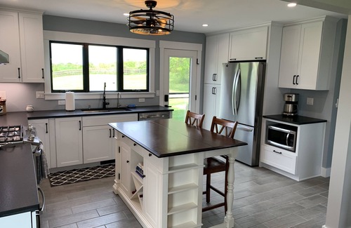 Damascus House | Hilltop Getaway with a Saltwater Heated PoolnSleeps 12 ~ 5 Bedroom, 2 Bath