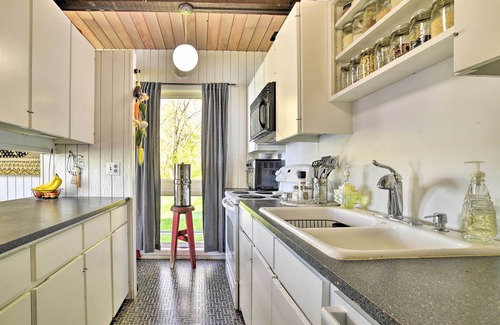 Princeton House | Hilltop Green Lake Home: Dock, Kayaks, Views!