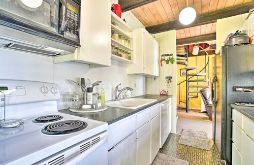 Princeton House | Hilltop Green Lake Home: Dock, Kayaks, Views!