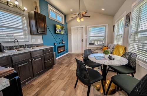 Fredericksburg Cottage | Hilltop Harmony - 181