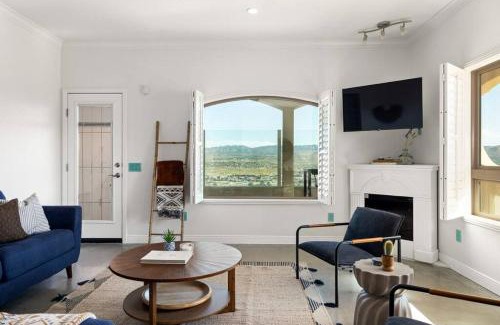 Yucca Valley House | Hilltop Haven