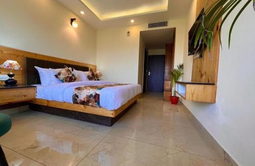 Bullawala Hotel | Hilltop Haven With Scenic Mountain View
