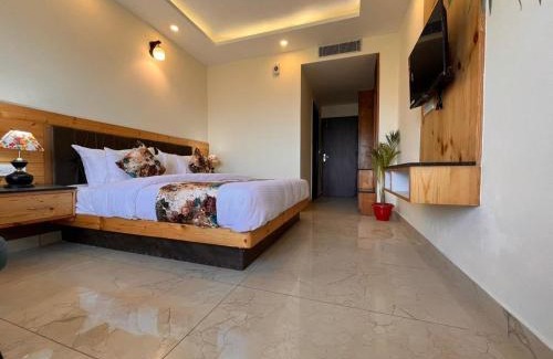 Bullawala Hotel | Hilltop Haven With Scenic Mountain View