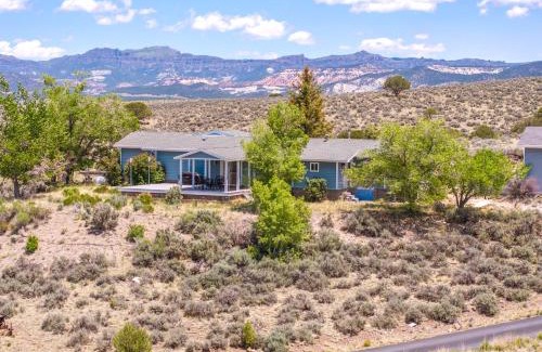 Panguitch House | Hilltop Heaven - 5 Star Comfort and Views