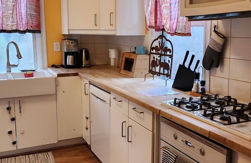 Takoma Park House | Hilltop Hide-away, close to everything!