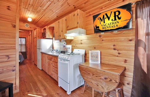 Knoxville House | Hilltop Hideaway 2 - Special Rates for 30 day stays!