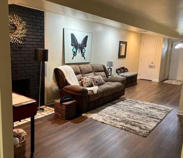 London Apartment | Hilltop Hideaway - 3BDR in Downtown London, KY