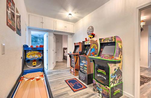 Branson House | Hilltop Hideaway Branson Home with Trampoline!