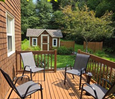 Quispamsis House | Hilltop Hideaway