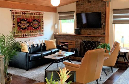 Oatfield House | Hilltop Hideaway, Pacific Northwest charm & luxury
