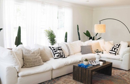 Santa Fe House | Hilltop Hideaway: Summer Farmhouse & Hot Tub Haven