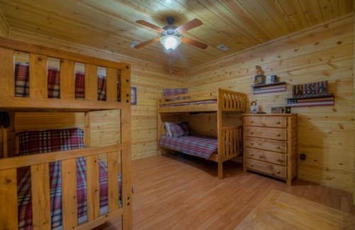 Foxfire Estates House | Hilltop Hideaway