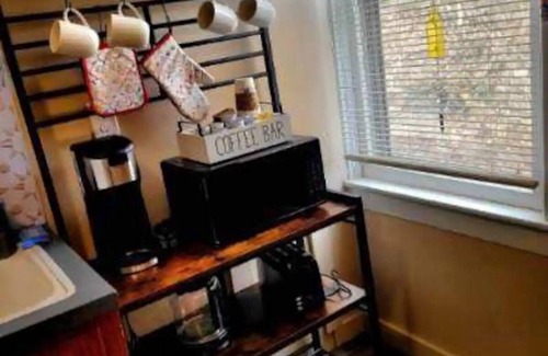 Emporium Apartment | Hilltop Hideaway