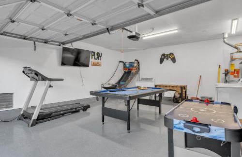 Poway House | Hilltop Home Hot Tub BBQ Game Room Self Check-In
