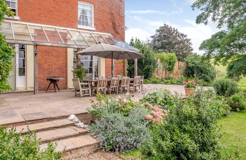 Tenbury Wells House | HILLTOP HOUSE, pet friendly, luxury holiday cottage in Tenbury Wells