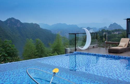 Wulingyuan Hotel | Hilltop House Resort
