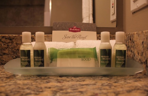 Salmon Arm Hotel | Hilltop Inn