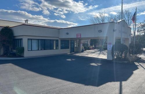 Northwest Yonkers Hotel | Hilltop Inn & Suites