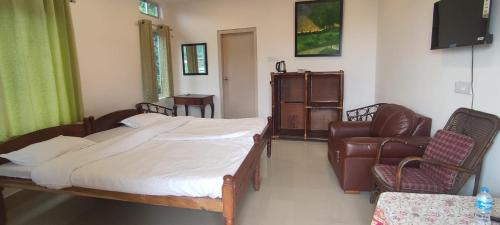 Sualkuchi House | Hilltop Lodge